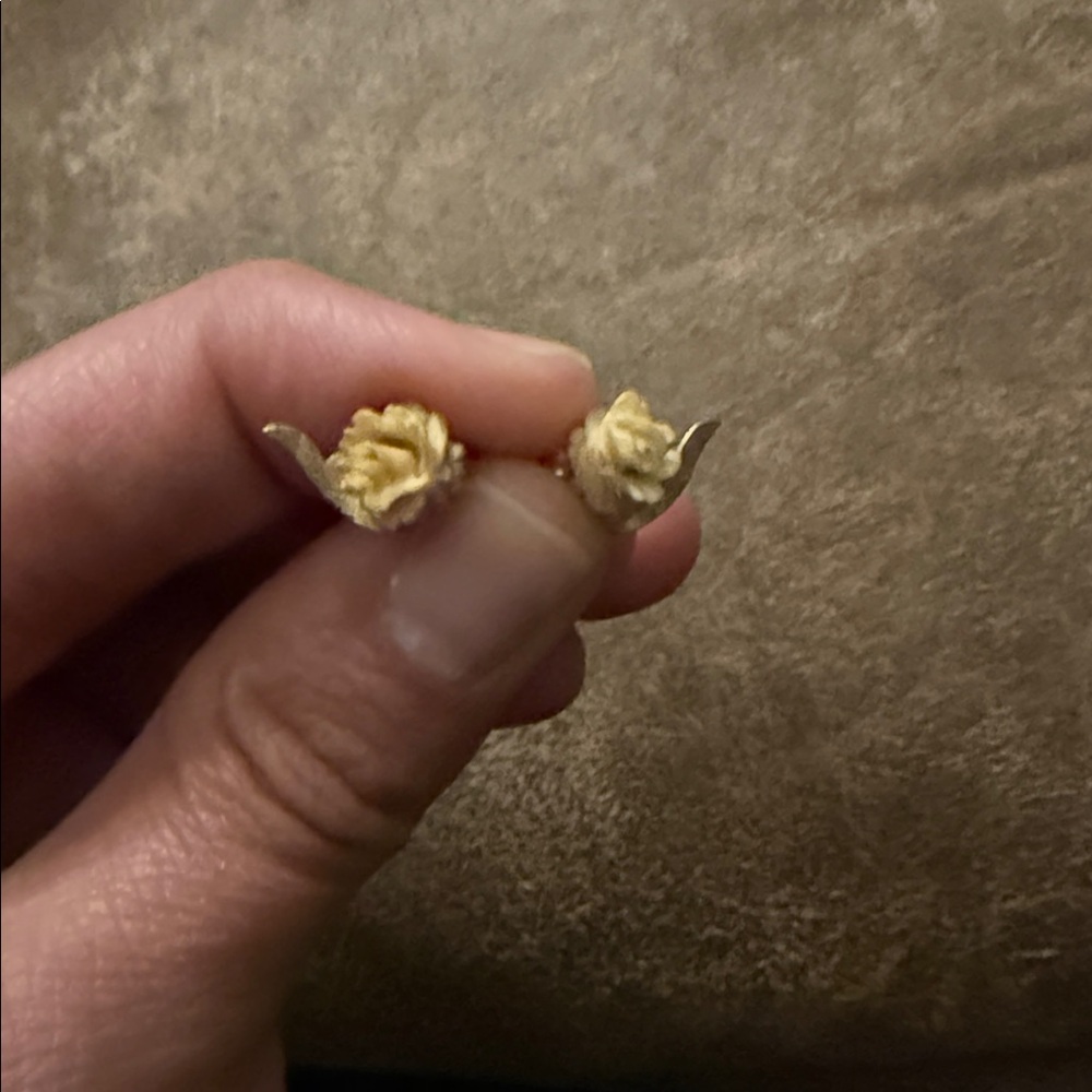Gold Tone Floral Stud Earrings - Women's Jewelry